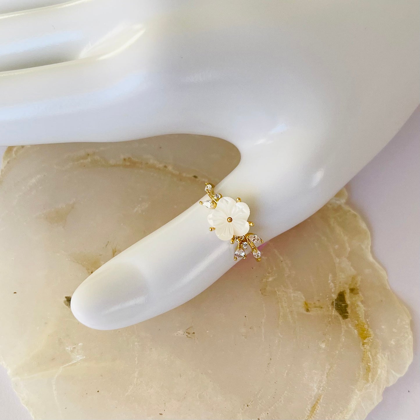 Tear Drop Flower Ring NJJR1007