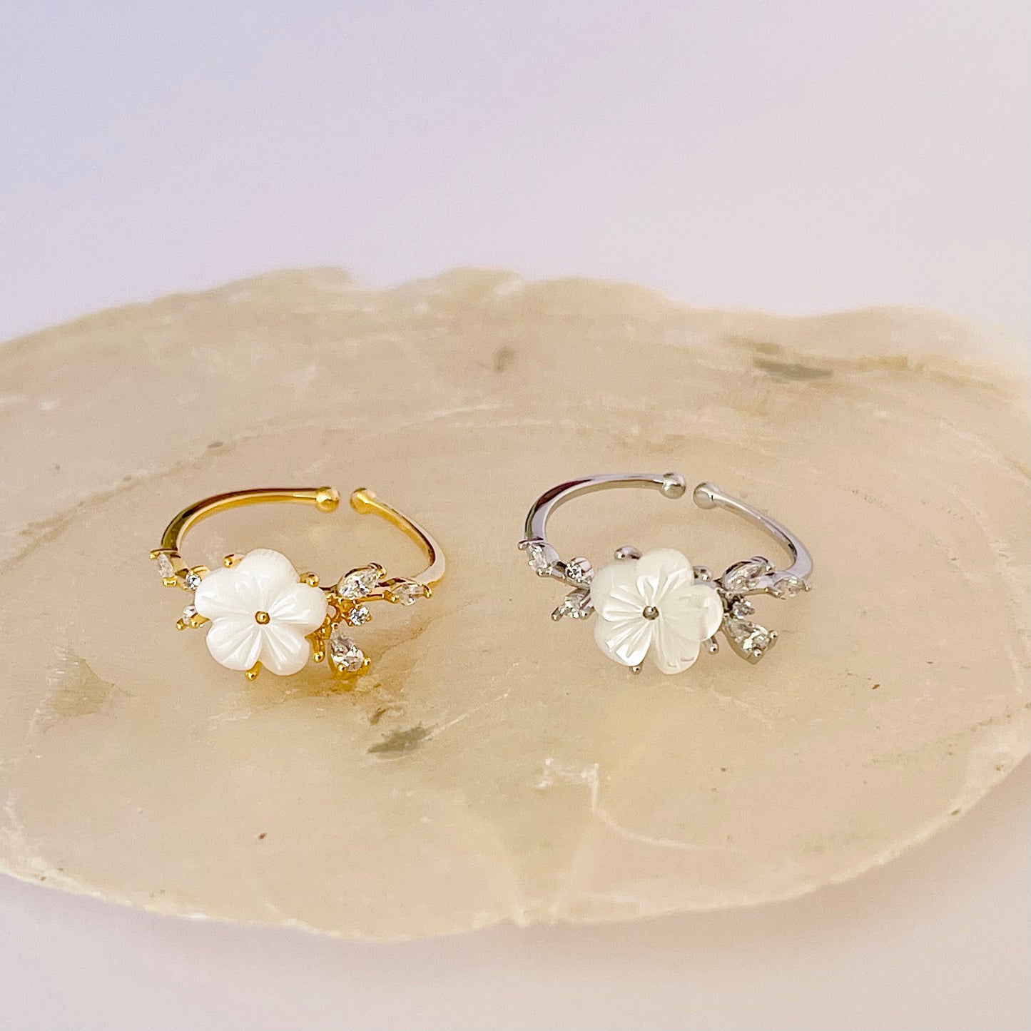 Tear Drop Flower Ring NJJR1007
