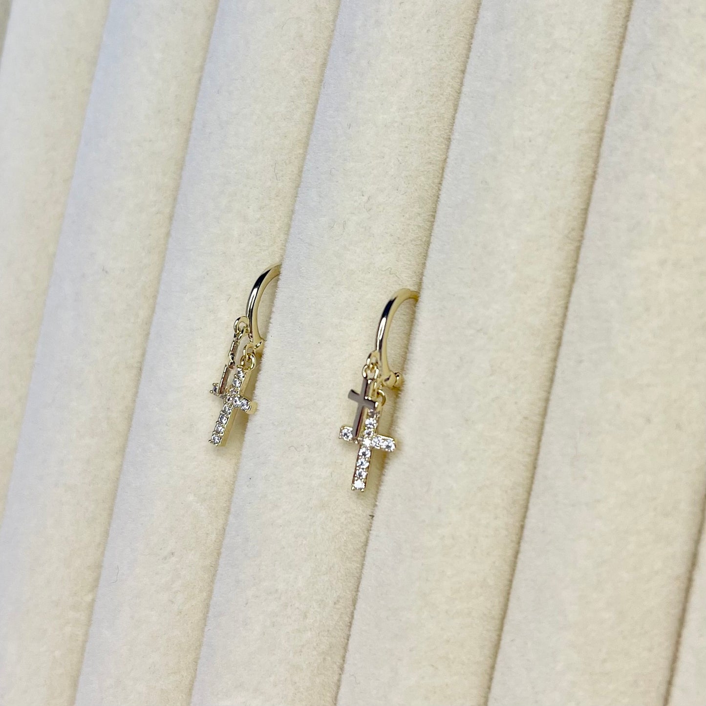 Elegant Cross Ohrringe SROBISS2-1F