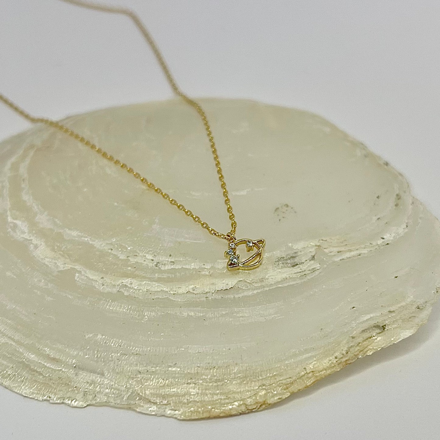 Golden Saturn Halskette AANA240059