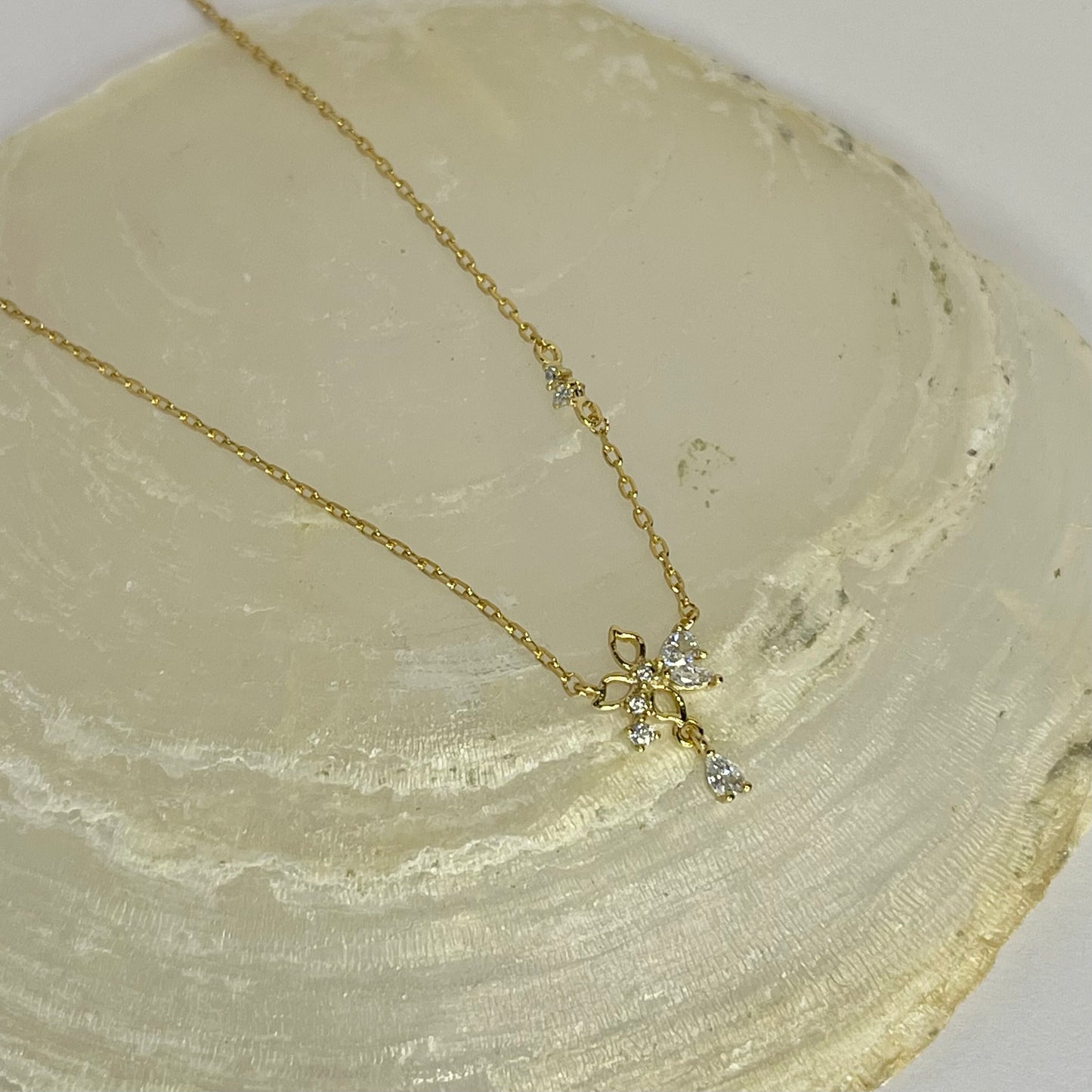 Petal Drop Halskette AANA240263