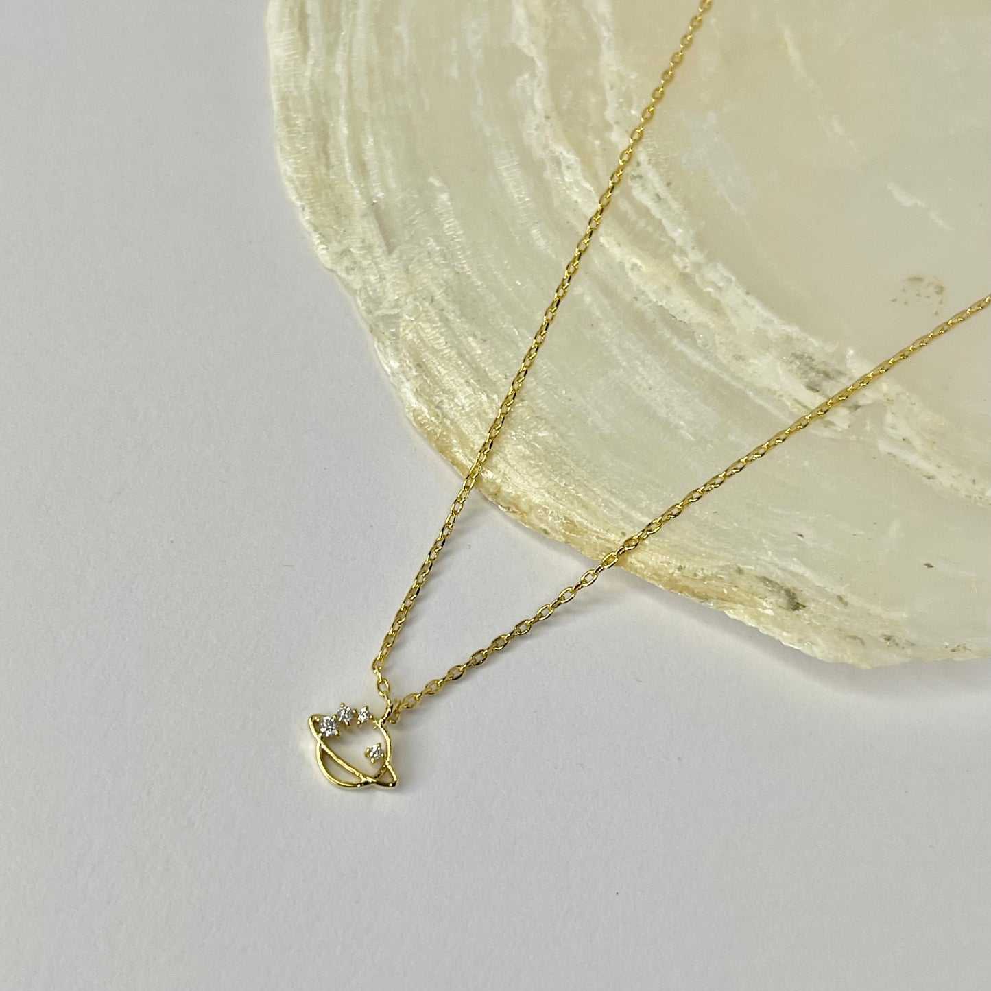 Golden Saturn Halskette AANA240059